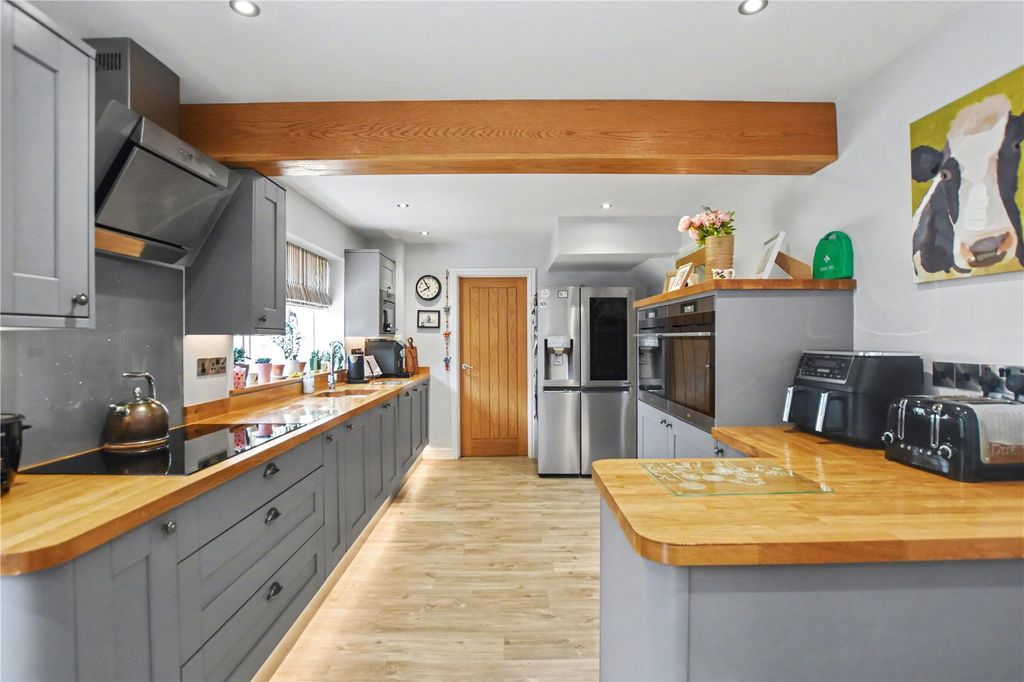 Property photo 2 of 22 Picture No. 05