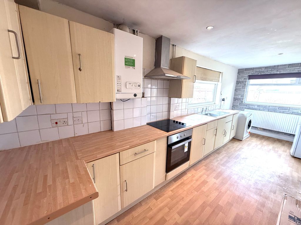 Property photo 2 of 5