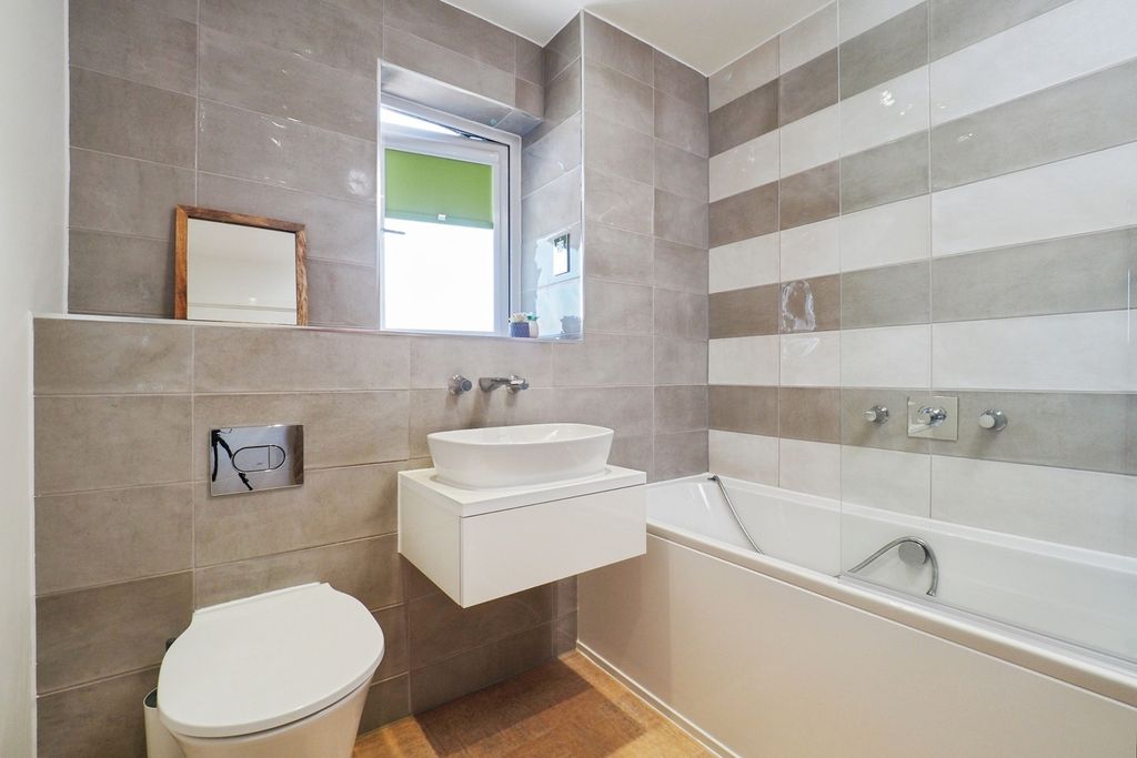 Property photo 3 of 19 Pbox-Img.Jpg