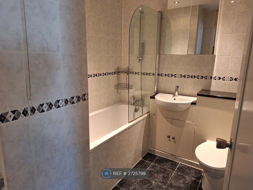 Property photo 2 of 6 Bathroom