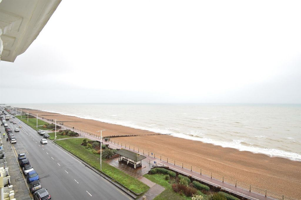 Property photo 2 of 17 Views