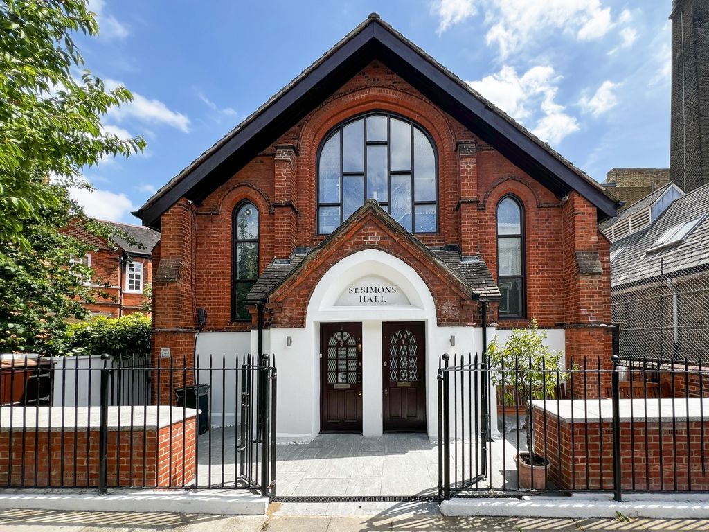 Property photo 1 of 13 Photo 10