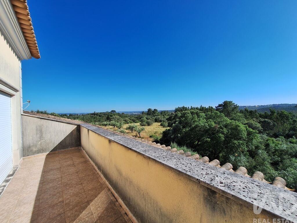 Property photo 1 of 40