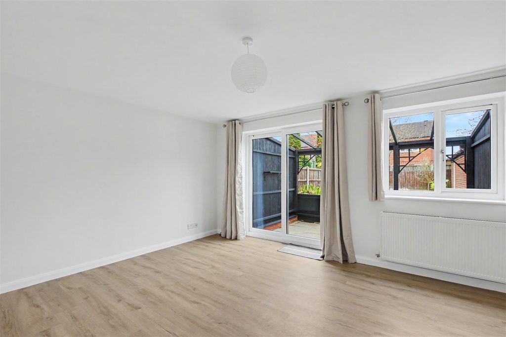 Property photo 2 of 16 Lounge_1.Jpeg