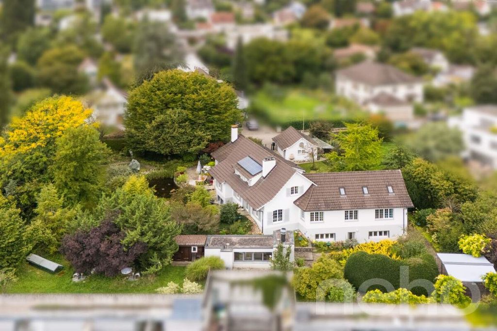 Property photo 3 of 12