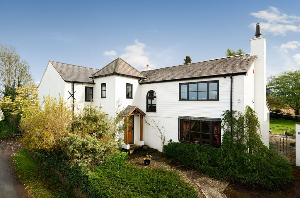 Property photo 1 of 37 -69E63F44Ae131-l-1441676-17-69Dfbbab43Deb