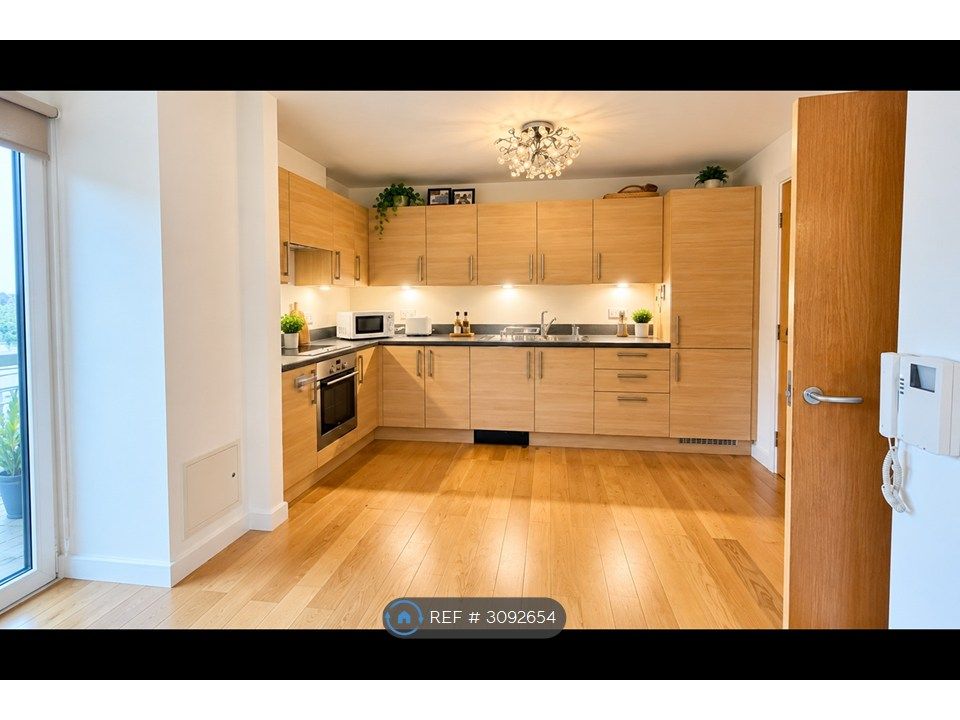 Property photo 2 of 8 Kitchen