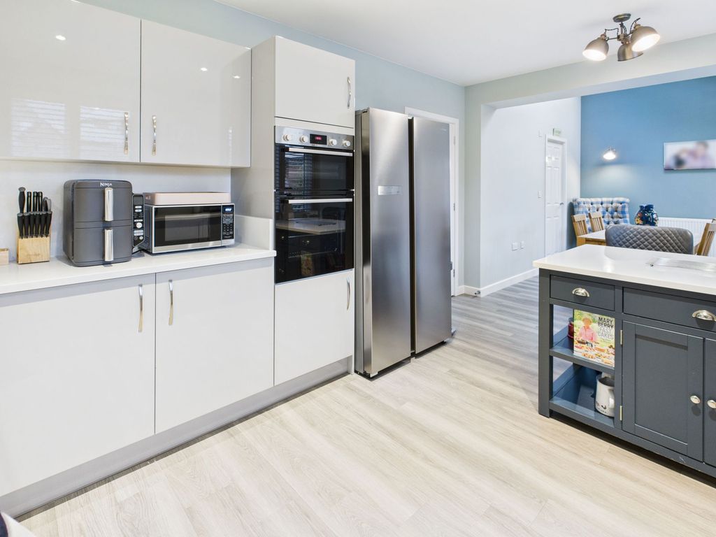 Property photo 3 of 24