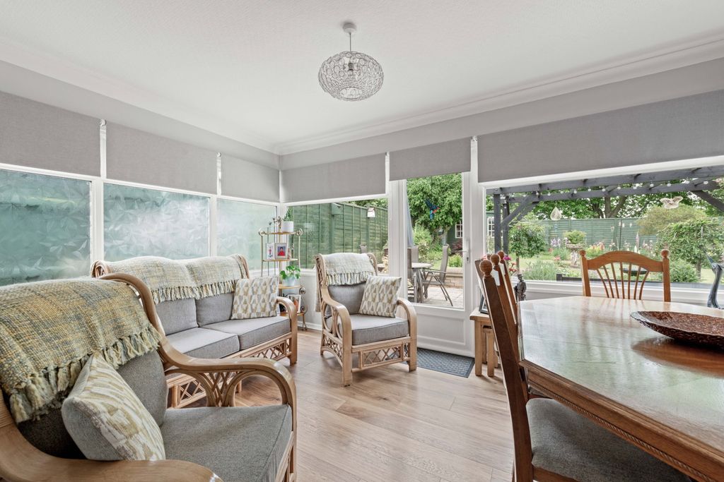 Property photo 3 of 31