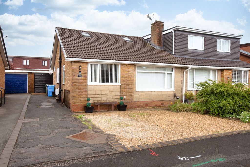 Property photo 1 of 17 Front External