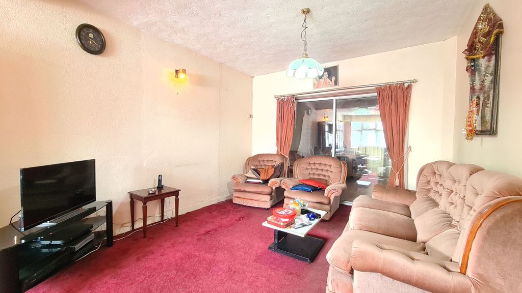 Property photo 2 of 11