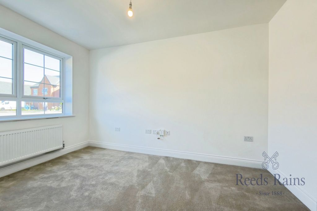 Property photo 3 of 13 Lounge