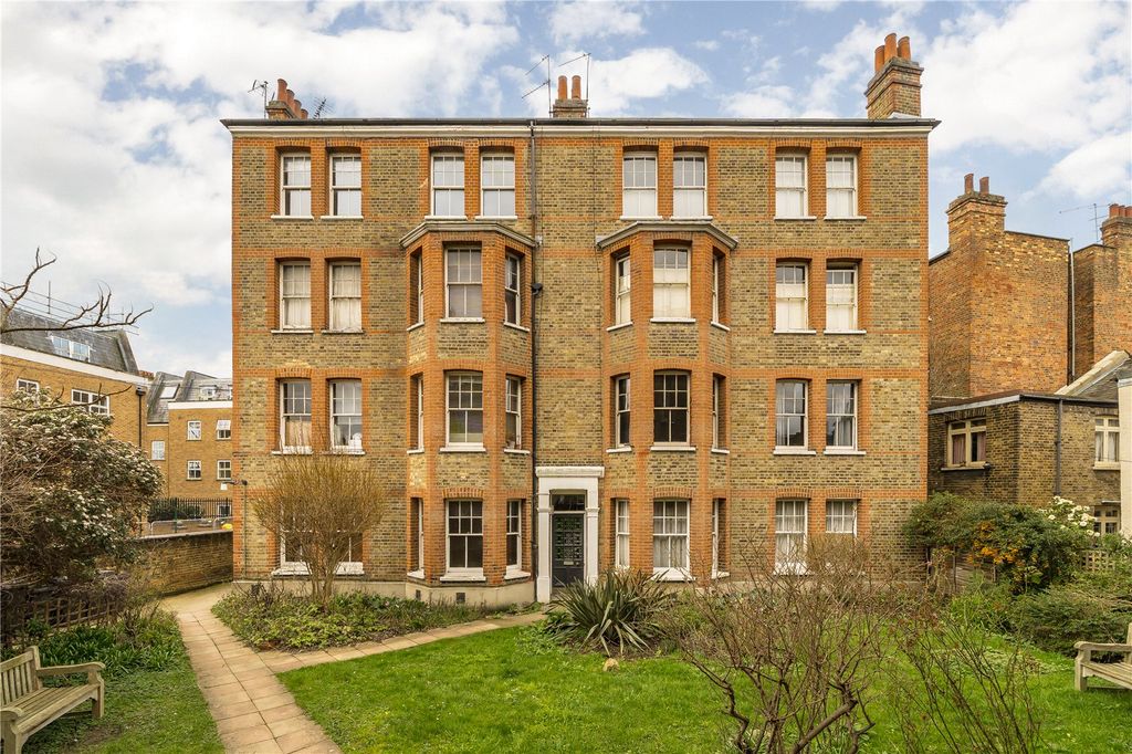 Property photo 1 of 9 Exterior