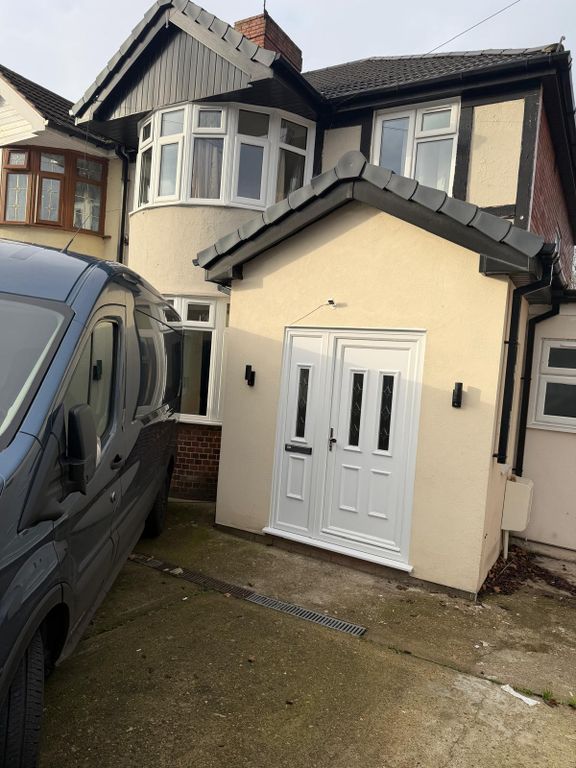 Property photo 1 of 12 3 Bed Semi-Detached House To Rent Delamere Road, Hayes Ub4