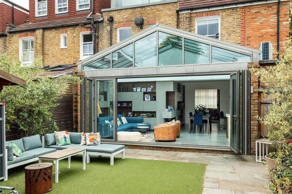 Property photo 1 of 14 Image00215.Jpg