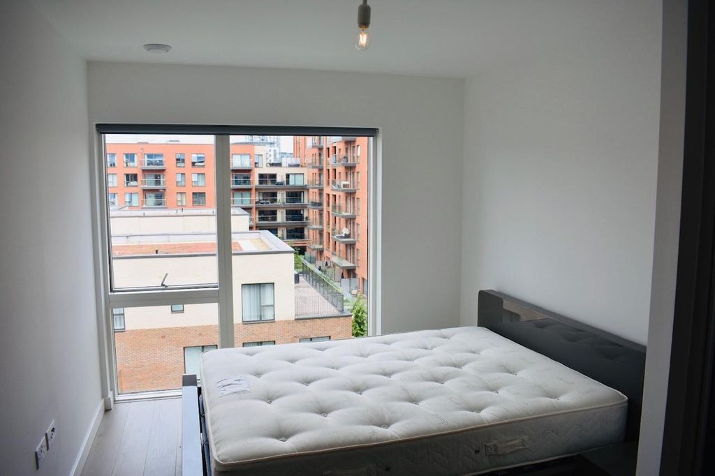 Property photo 3 of 12 Bedroom