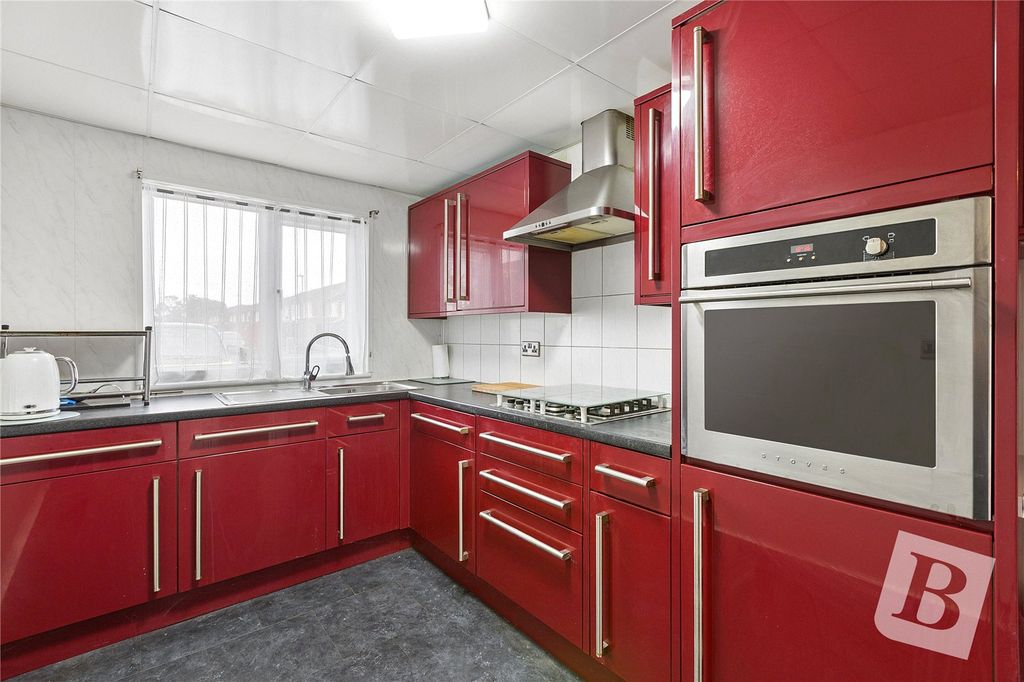 Property photo 2 of 21 Kitchen