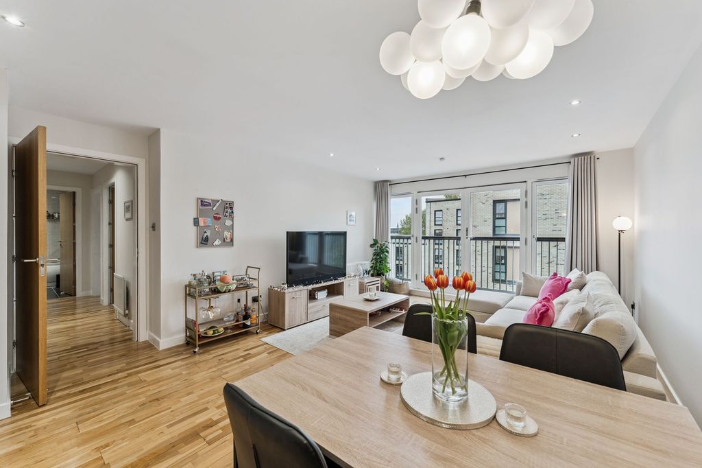 Property photo 2 of 22