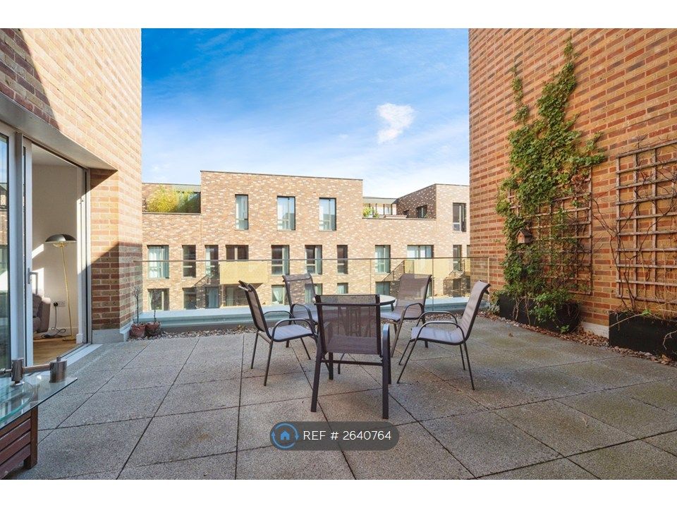 Property photo 2 of 23