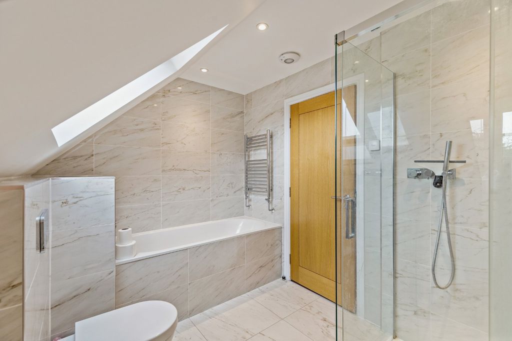 Additional image 14 of 5 bed detached house for saleThe Shires, Littlewick Green, Berkshire SL6