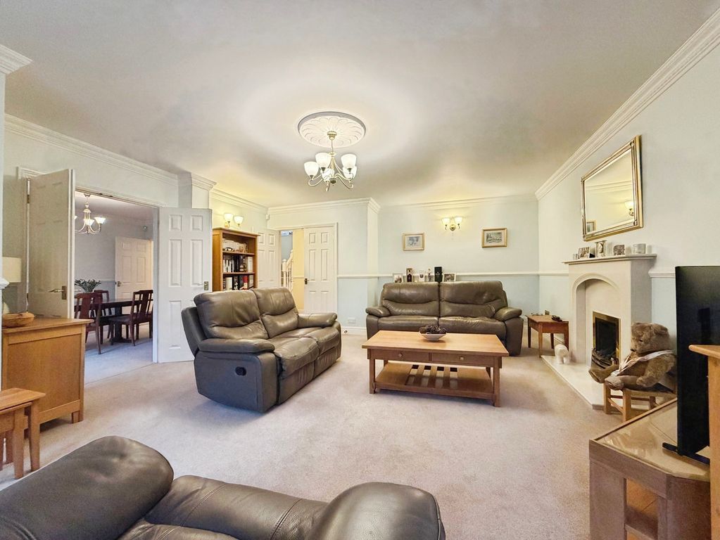 Property photo 3 of 23