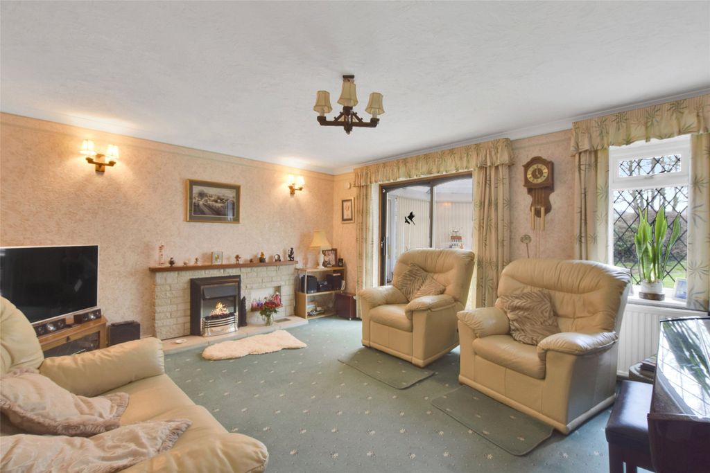 Property photo 2 of 15 Picture No. 16