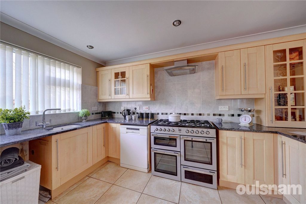 Property photo 3 of 19 Picture No. 32