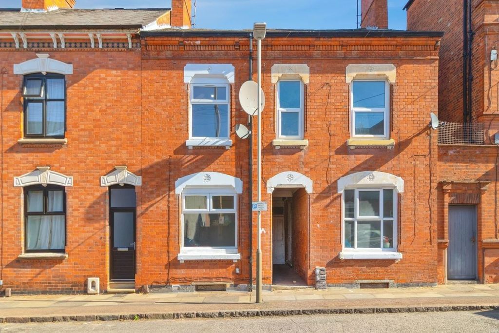 Property photo 1 of 20