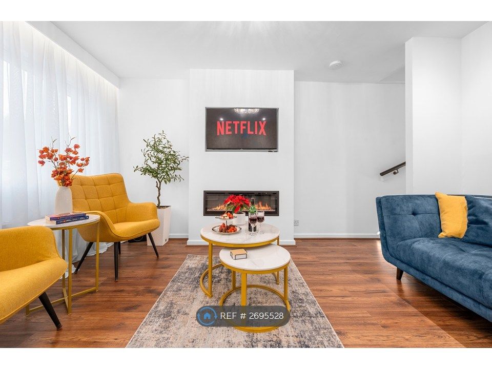 Property photo 2 of 31