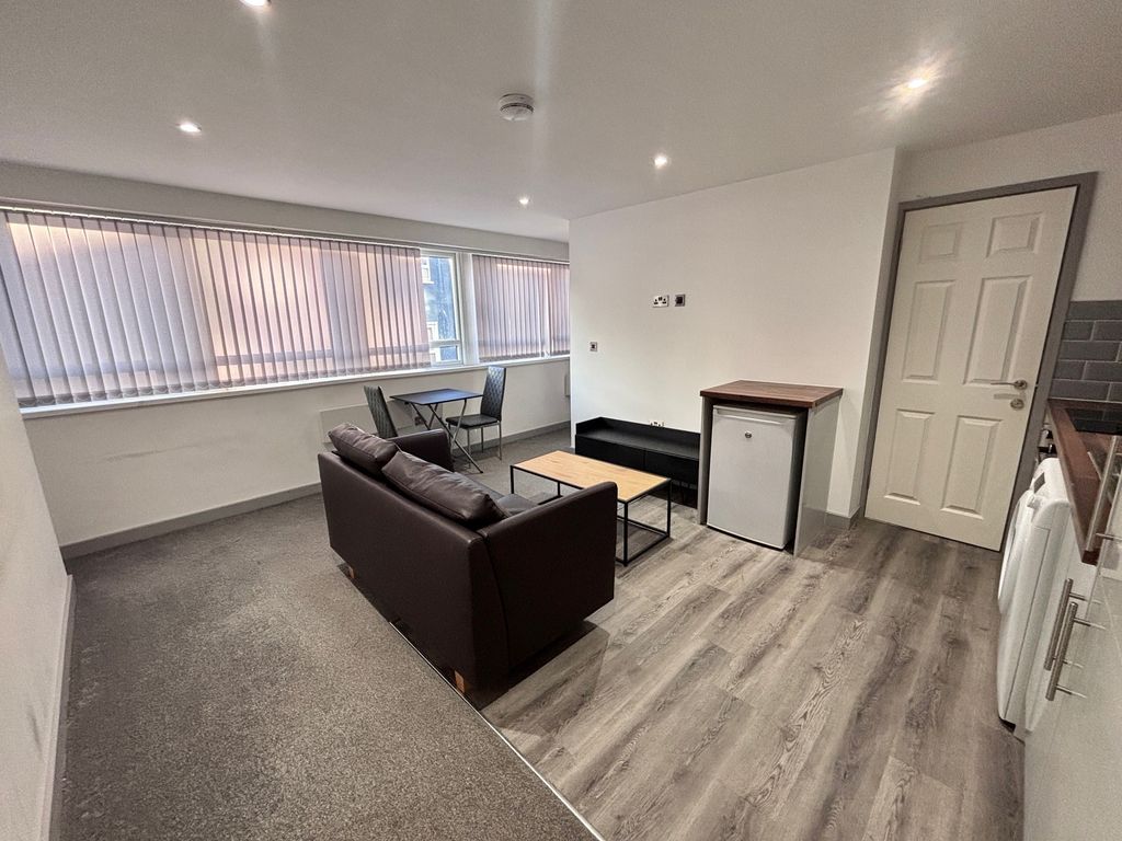 Property photo 2 of 5 Living Room