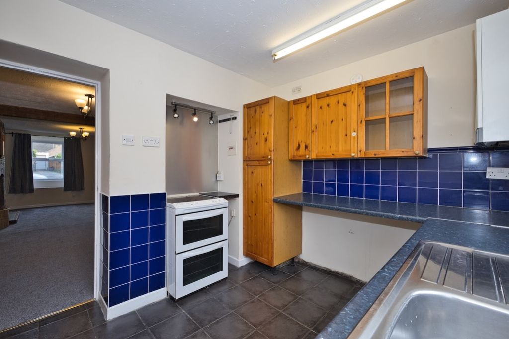 Property photo 3 of 20 Kitchen