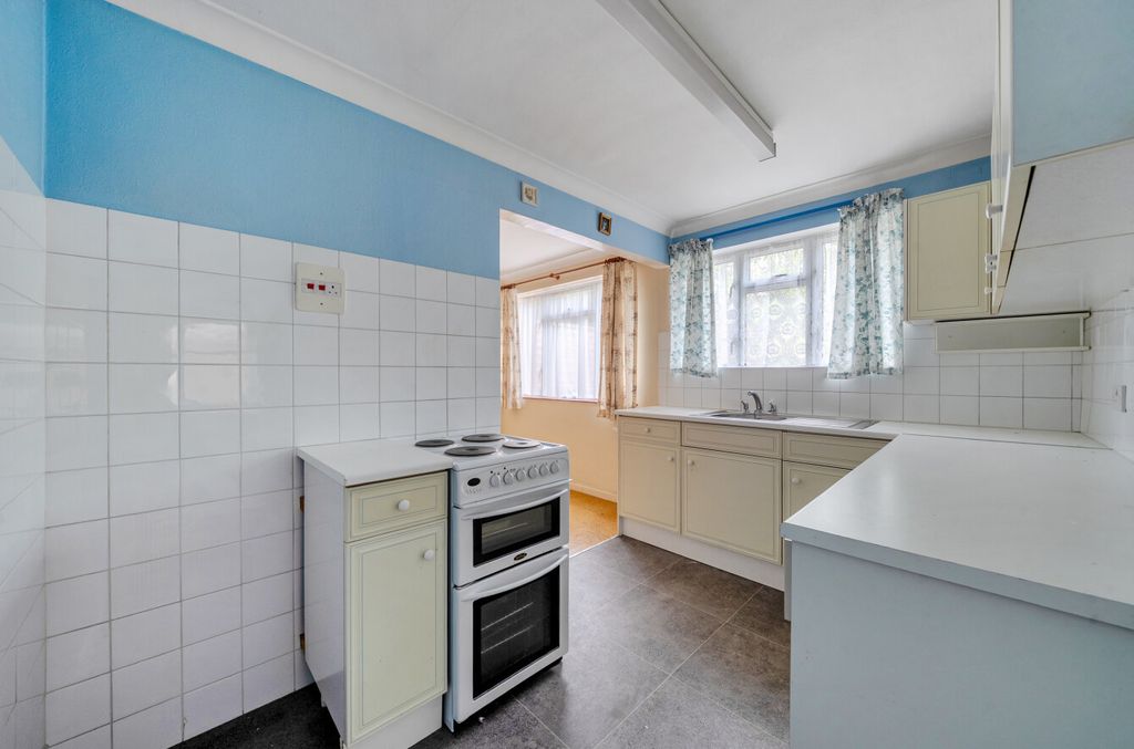 Property photo 3 of 21 Kitchen