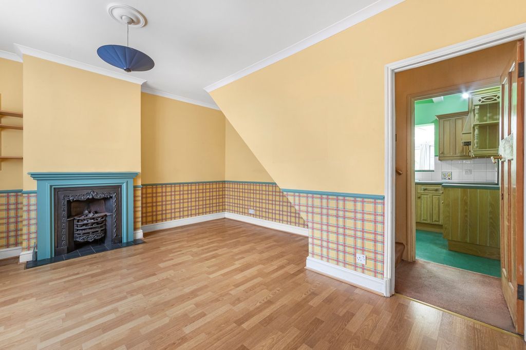 Property photo 3 of 13