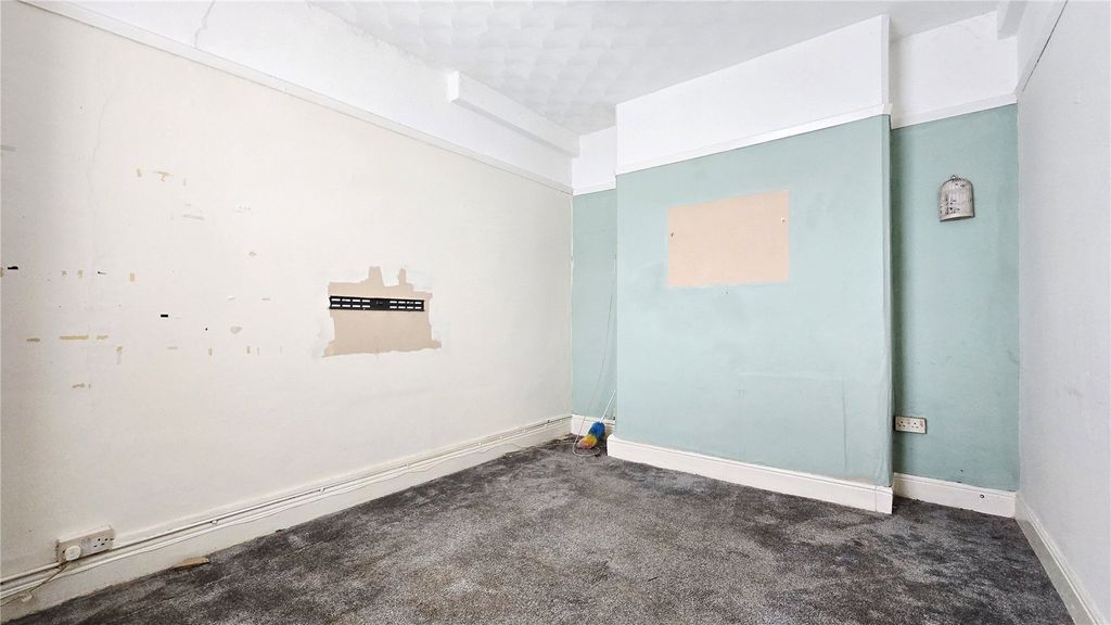 Property photo 2 of 16 Picture No. 01
