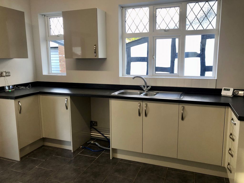 Property photo 2 of 17 Kitchen