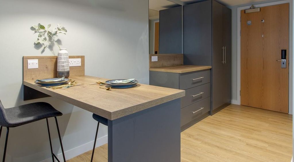 Property photo 2 of 18