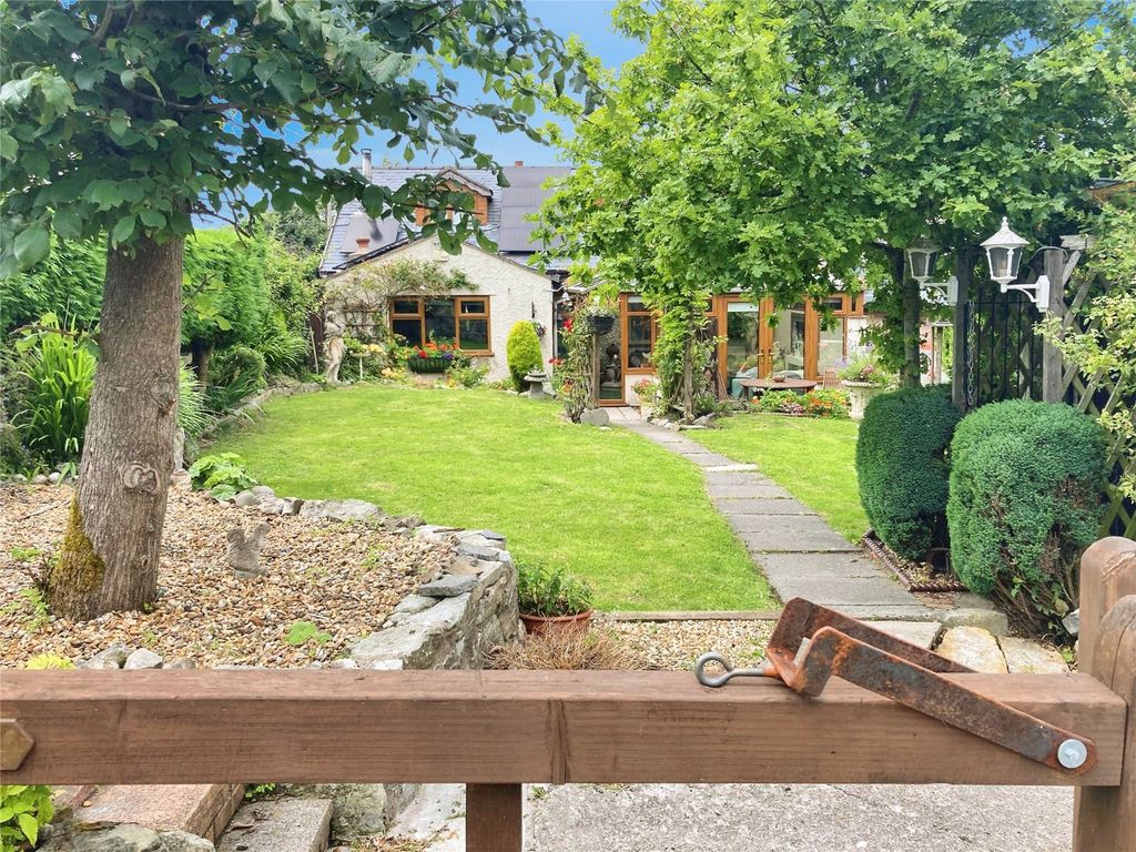 Property photo 1 of 17 Rear