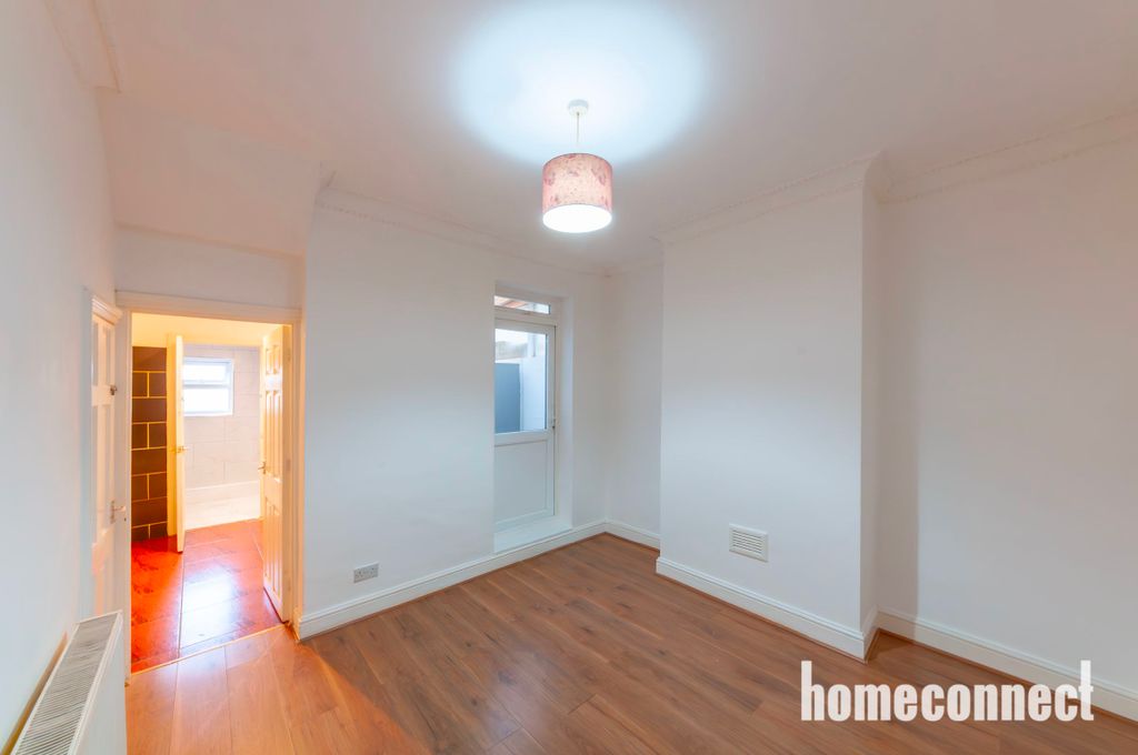 Property photo 3 of 25