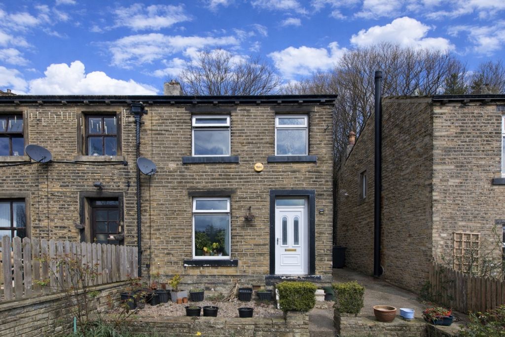 Property photo 2 of 15 Adam Hendry Ewemove Estate And Lettings Agent In B