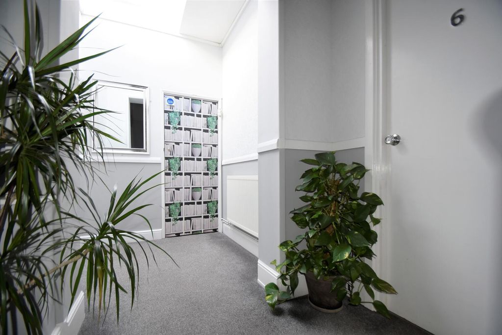 Property photo 3 of 6 Hallway