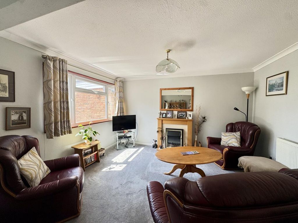 Property photo 3 of 12 Living Room
