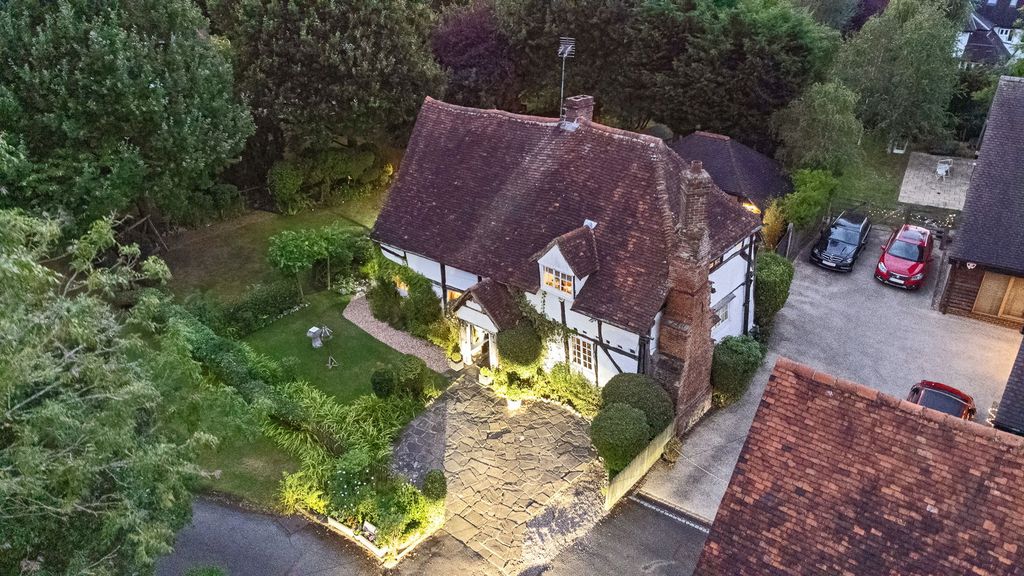 Property photo 1 of 31