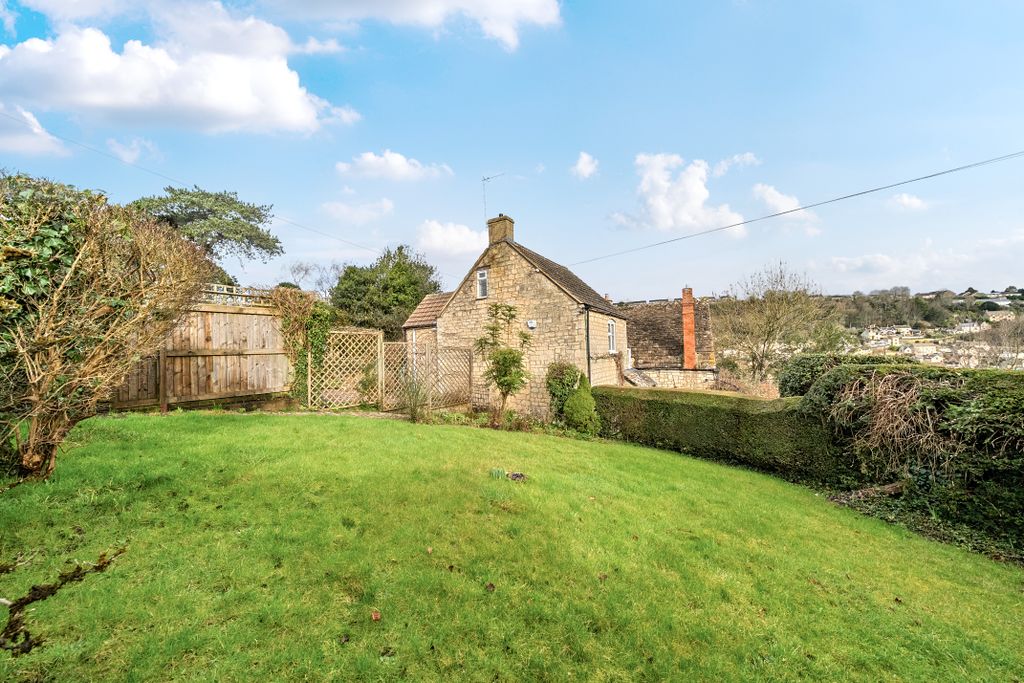 Property photo 2 of 17