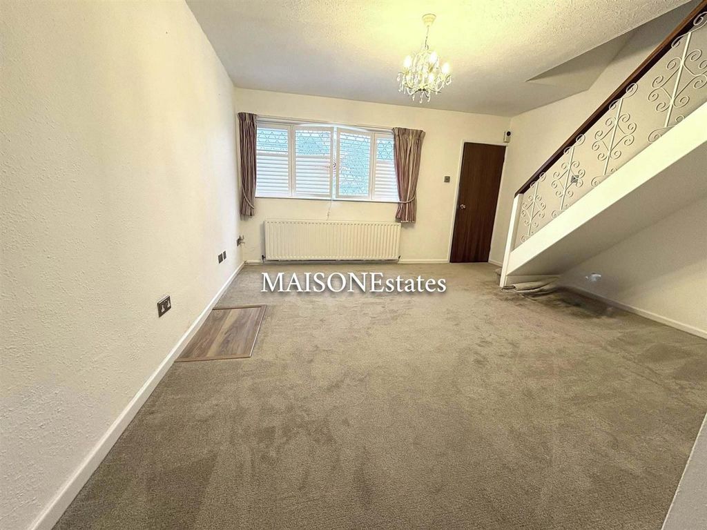 Property photo 2 of 13 Lounge.Jpg