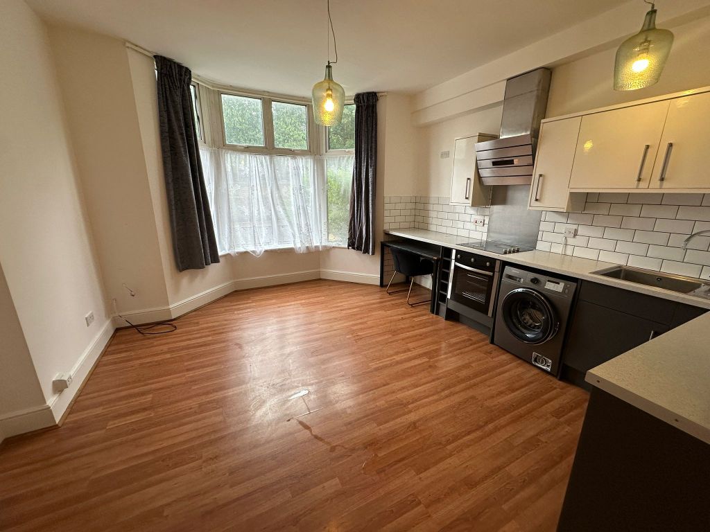 Property photo 1 of 3