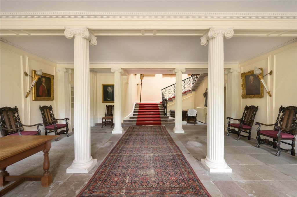 Property photo 2 of 15 Entrance Hall
