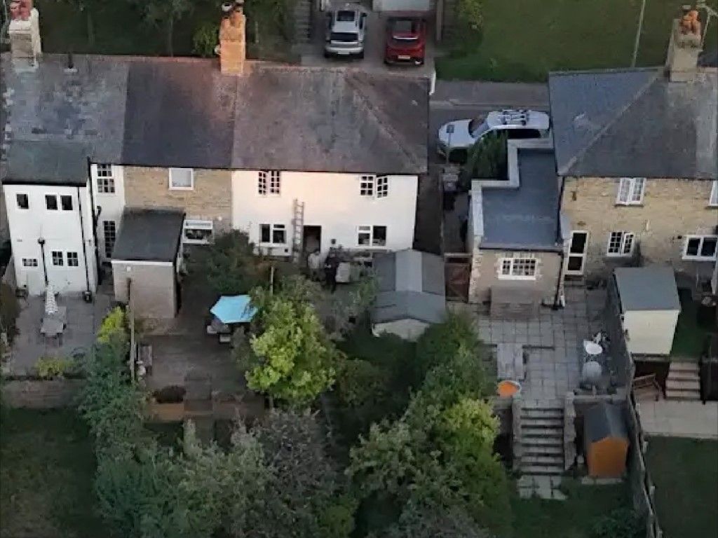 Property photo 2 of 25