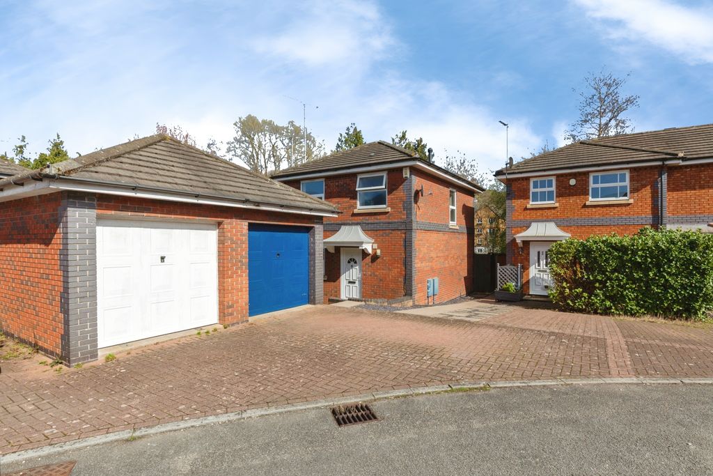 Property photo 2 of 21