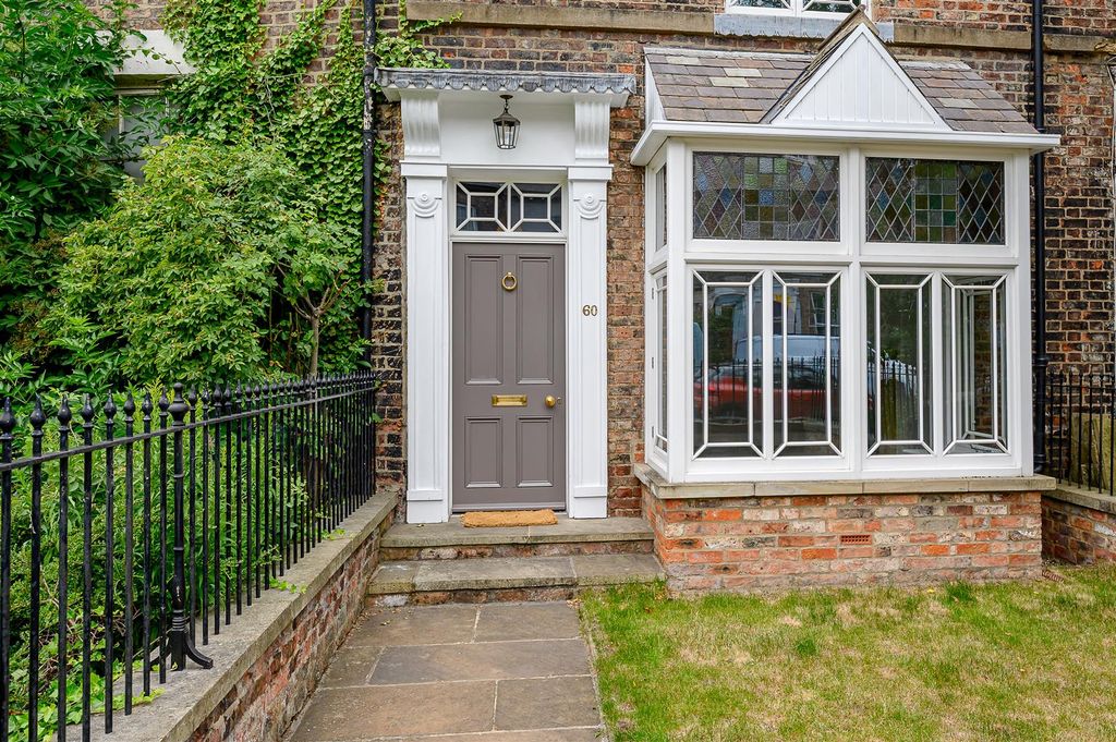 Property photo 1 of 19 External 3
