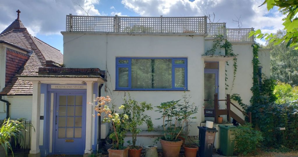 Property photo 1 of 29